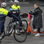 भिक्टोरियामा इ-स्कुटर सवारदाता हरु लाइ थप कडाइ