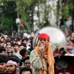 बंगलादेशमा प्रदर्शनकारीहरूले धेरै सरकारी भवनहरू जलाए