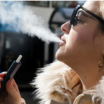 अस्ट्रेलियाले vapes को बिक्रिवितरण रोक्न कडा कानुन ल्याएको छ