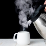 जानौं तातो पानी पिउँदा हुने यसका फाइदा र बेफाइदा