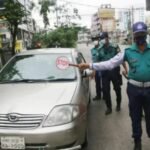 देखिन थाले सडकमा डयुटी छाडेर हिडेका बंगलादेशका ट्राफिक प्रहरी