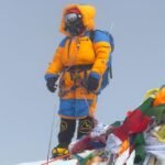 शेर्पा बिना सगरमाथा चढेकी पहिलो नेपाली महिला : पार्वति जोशीको साहसिक सफलता