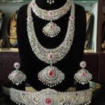 सेल्फीले खोल्यो रहस्य : गहना चोरीको आरोपमा बेलायती महिला २८ महिनाको जेल सजायमा