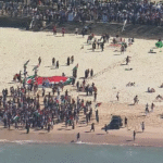 Bondi Beach मा Pro-Israel र Pro-Palestine समूह आमनेसामने